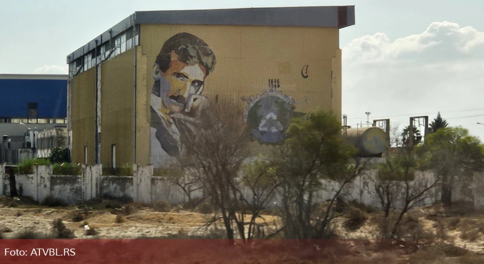 Teslin mural krasi termoelektranu u Tunisu