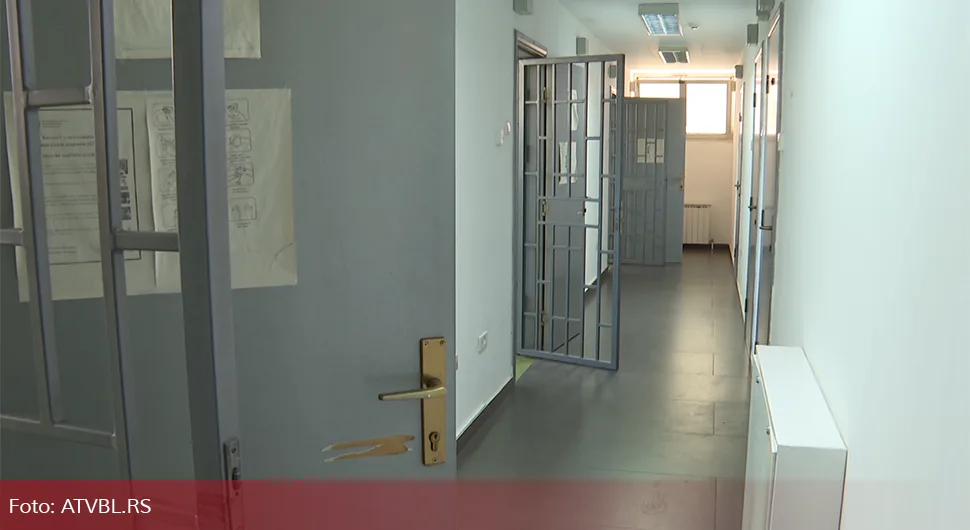 Prijetio da će u zrak dići stanicu i školu - određen pritvor Alajbegoviću