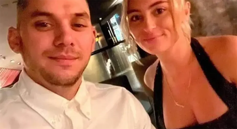 Језиво: Фотографисали селфи, тврде да су снимили духа