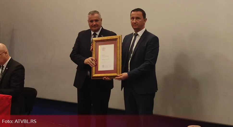 Viškoviću uručena Povelja grada Trebinja