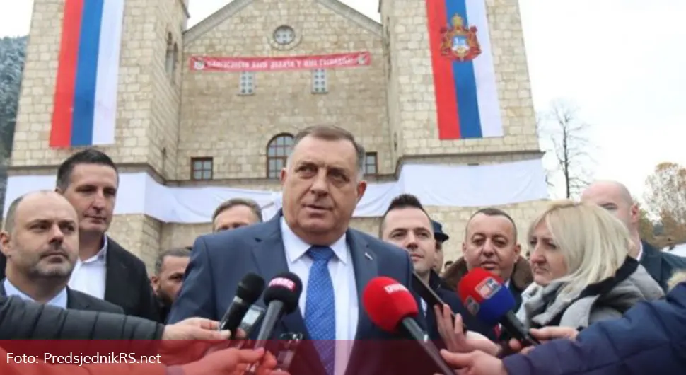 Dodik: Kumstvo Hramu Svetog Save u Foči velika čast za mene i moju porodicu
