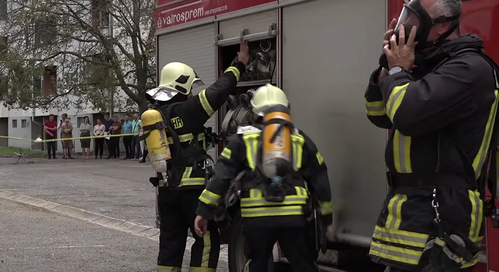 Ватрогасци из Добоја показали брзину и вјештину у гашењу пожара