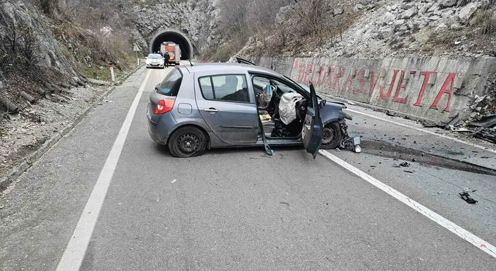 У стравичној несрећи погинули супружници