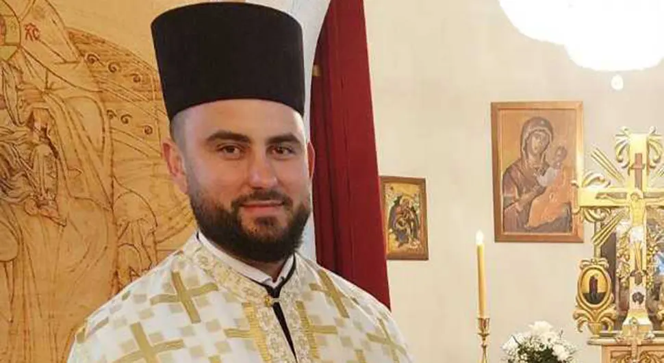 Ово је свештеник из Босанског Петровца који је спријечио крађу и ухватио провалника