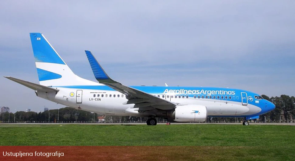 1702827240106-aerolineasargentinasboeing737-700lv-cxn-830x0.webp