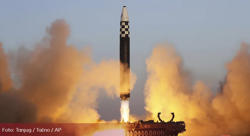 Паника у Јапану: Сјеверна Кореја испалила непознату балистичку ракету!