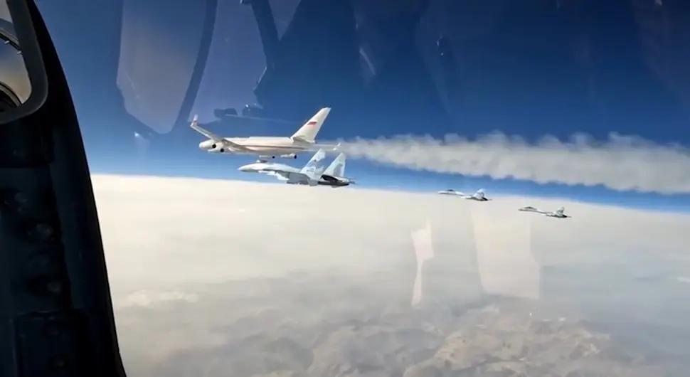 Путинов лет пратила четири руска ловца, ево шта су имали од наоружања