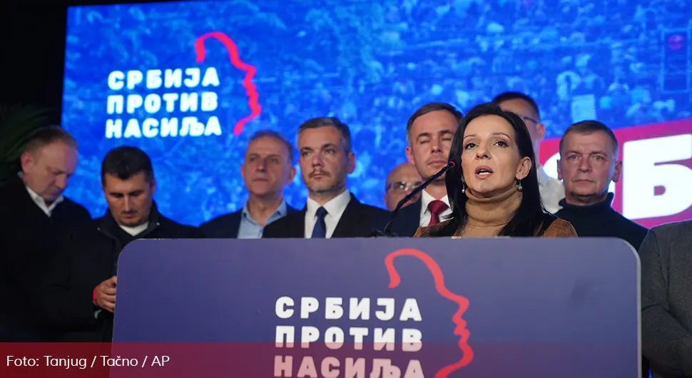 Опозиција у Србији се не мири с поразом
