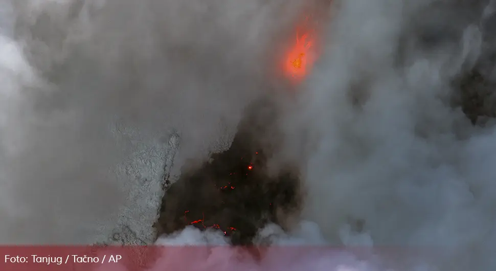 Ерупција вулкана на Исланду снимљена из сателита, могла би да траје мјесецима