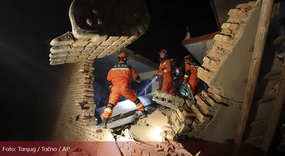 У разорном земљотресу у Кини погинуло више од 100 особа