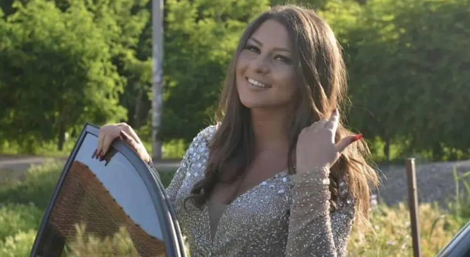 Plakaću dok suze ne presuše: Bolan oproštaj od poginule pjevačice