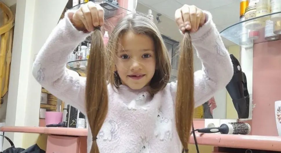 Дјевојчица из Бањалуке донирала косу болесној дјеци
