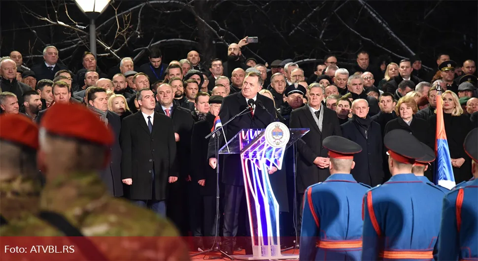 Додик: Српски народ има право да на овај начин слави свој дан