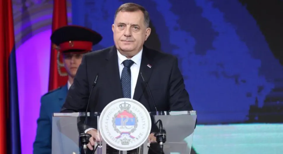 Dodik: Odlikujemo sve one koji su ostavili trag u životu Srpske