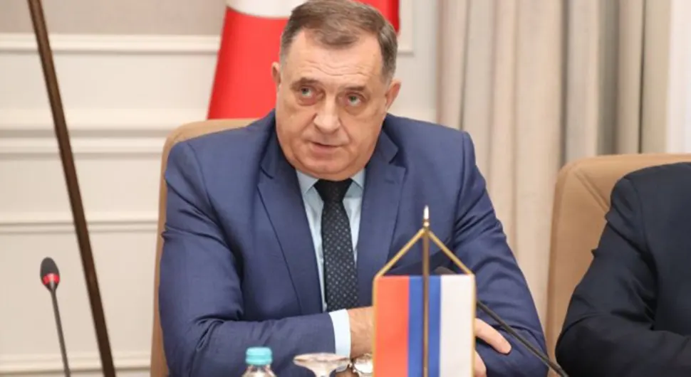 Dodik: Srpski narod treba gledati svoje interese