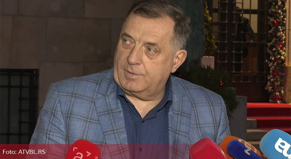 Dodik: Najniža plata ostaje 900 KM