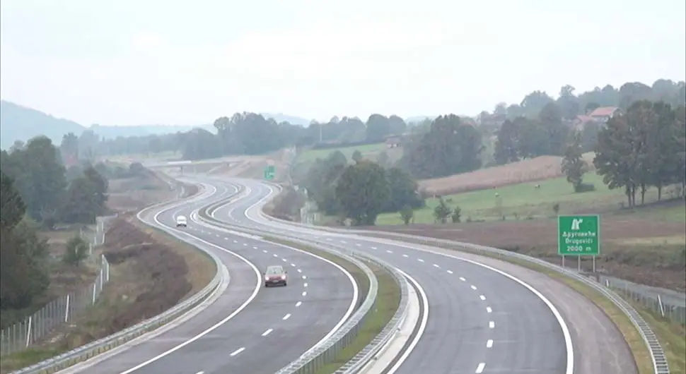 Kako da automobil potroši što manje goriva na auto-putu