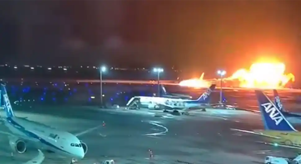 Гори на писти: Запалио се авион са 300 путника!