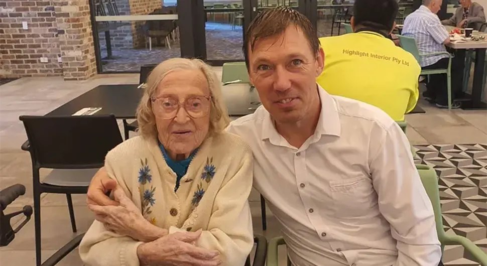 Advokat (48) u vezi sa 103-godišnjom bakom, ali to nije najbizarnija stvar