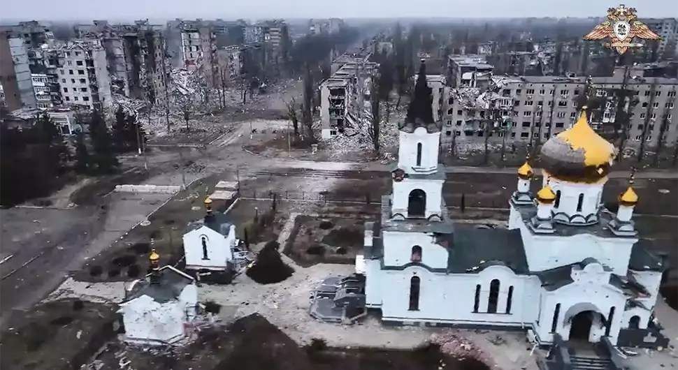 Чудо у Авдејевки: Све претворено у прах и пепео само остала црква!