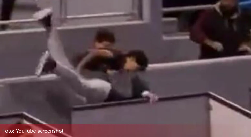 Šta se to desilo? Navijač se bacio za teniskom lopticom
