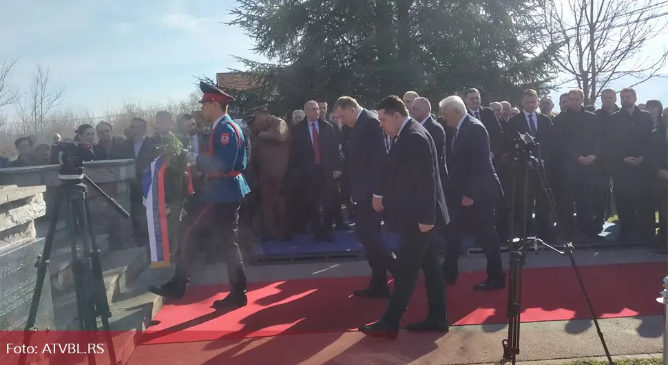 U Drakuliću služen pomen i položeni vijenci