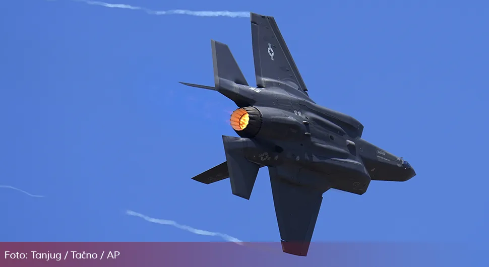 Su-35 protiv F-22: Koji avion bi odnio prevagu u vazdušnom duelu?