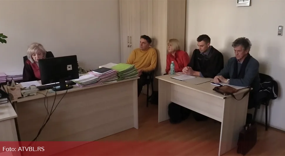 Случај пада бебе у Фочи: Уложена жалба на ослобађајућу пресуду бабици и гинекологу