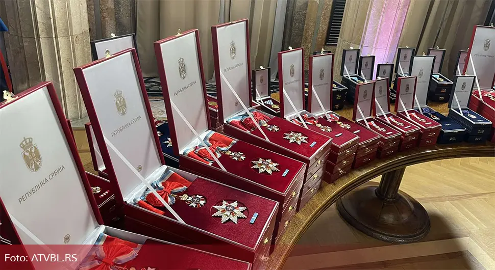Vučić dodijelio sretenjsko ordenje, šest odlikovanih iz Republike Srpske