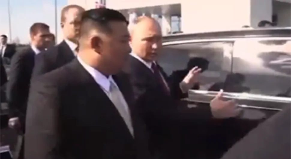 Путин поклонио Ким Џонг Уну руски луксузни аутомобил