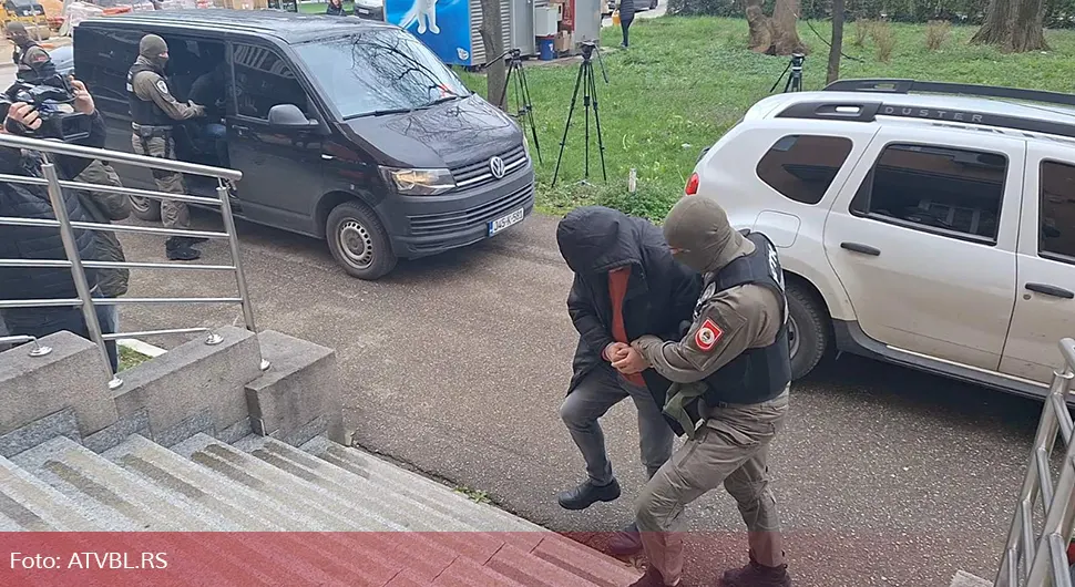 Uhapšeni policajci sprovedeni u Republičko javno tužilaštvo