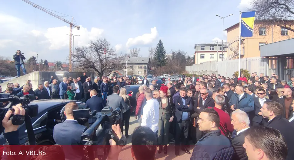 Velika podrška Dodiku i Lukiću pred Sudom BiH