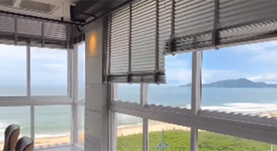 Апартман с погледом на Јадранско море за 39.000 евра: Зидови у стаклу