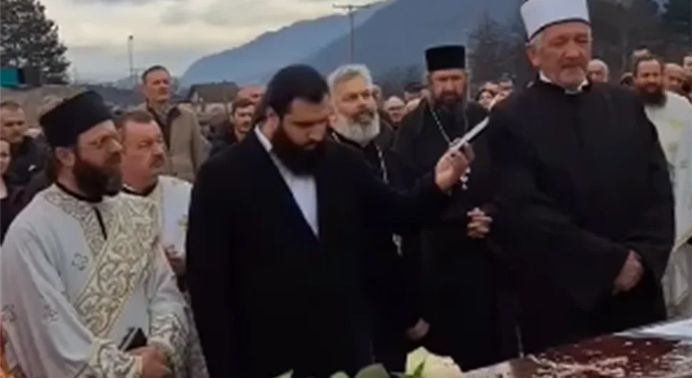 Потресан говор ефендије на гробу српског свештеника: 