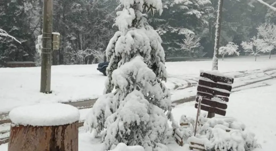 Meteorolozi objasnili otkud snijeg u BiH par sati nakon vrućine