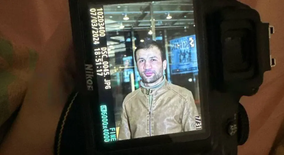 Један од терориста фотографисан у тржном центру 7. марта
