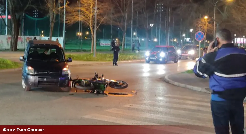 Saobraćajka u Banjaluci, povrijeđen motociklista