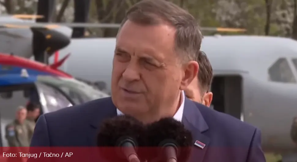 Dodik i Vučić obišli jedinice Ratnog vazduhoplovstva i PVO; Vojna moć Srbije važna za Srpsku