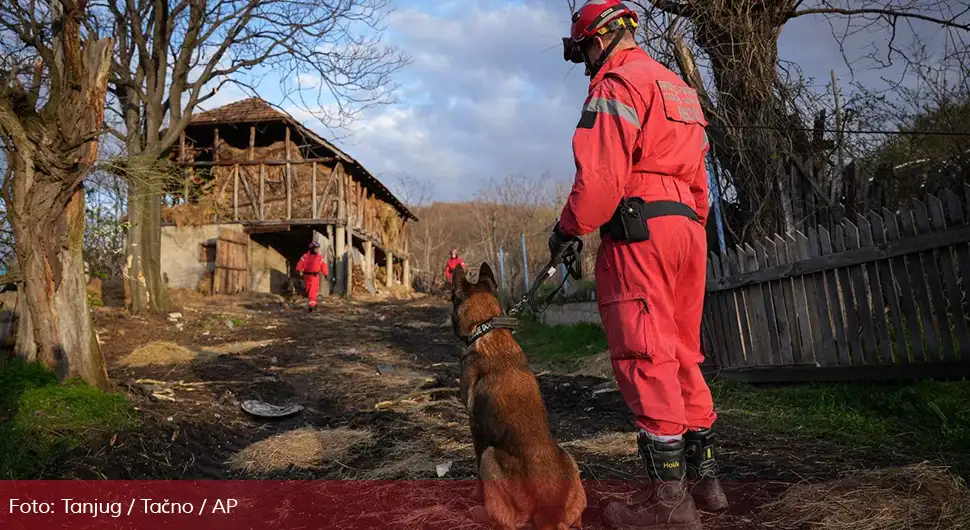 Posljednje informacije: Bageri ne prestaju da rade, kao da će cijeli plac da prevrnu