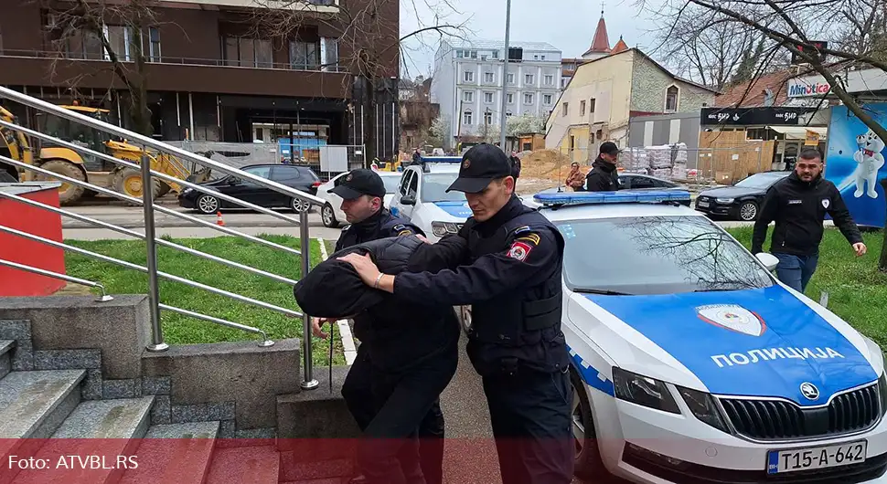 Glumili dobrog i lošeg policajca, uzeli 3.500 KM mita!