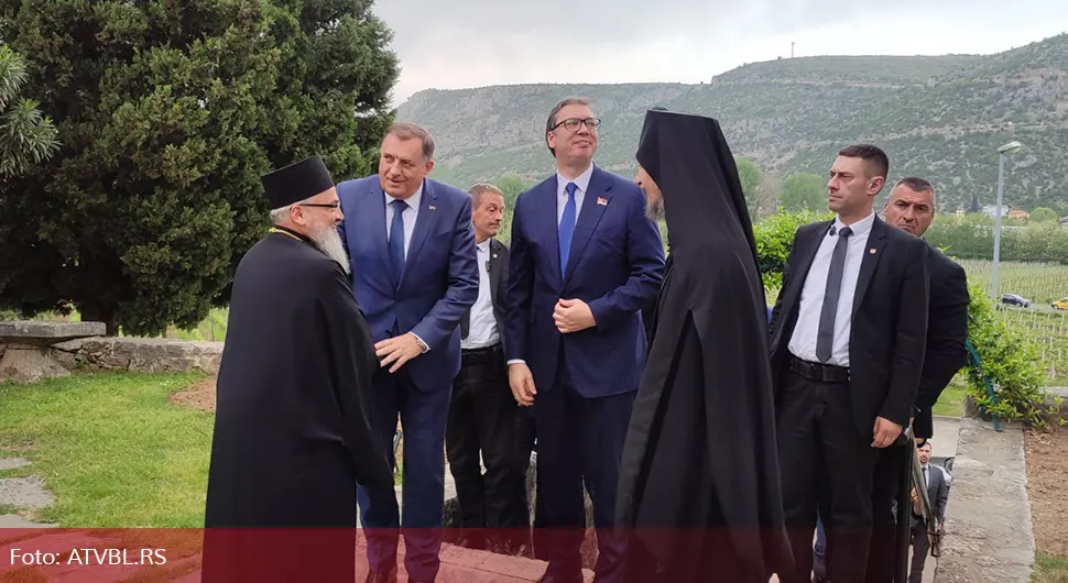 Dodik i Vučić posjetili manastir Žitomislić