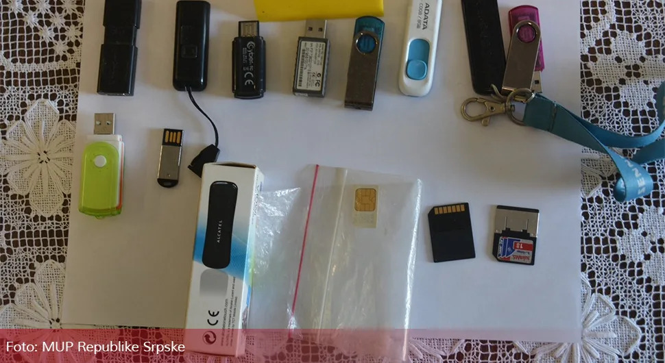 Хапшења због дјечије порнографије: Одузети телефони, картице; Пронађени и дрога и оружје