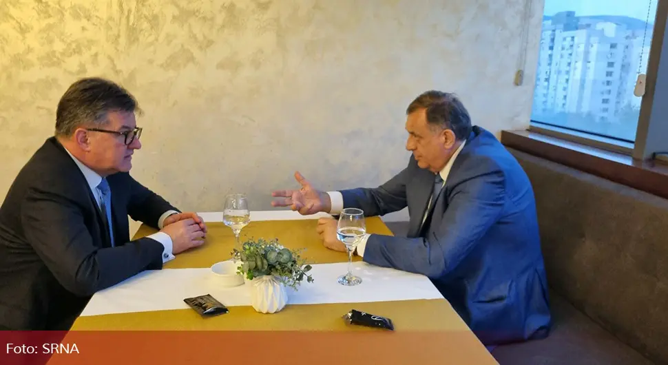 Dodik se sastao sa Lajčakom