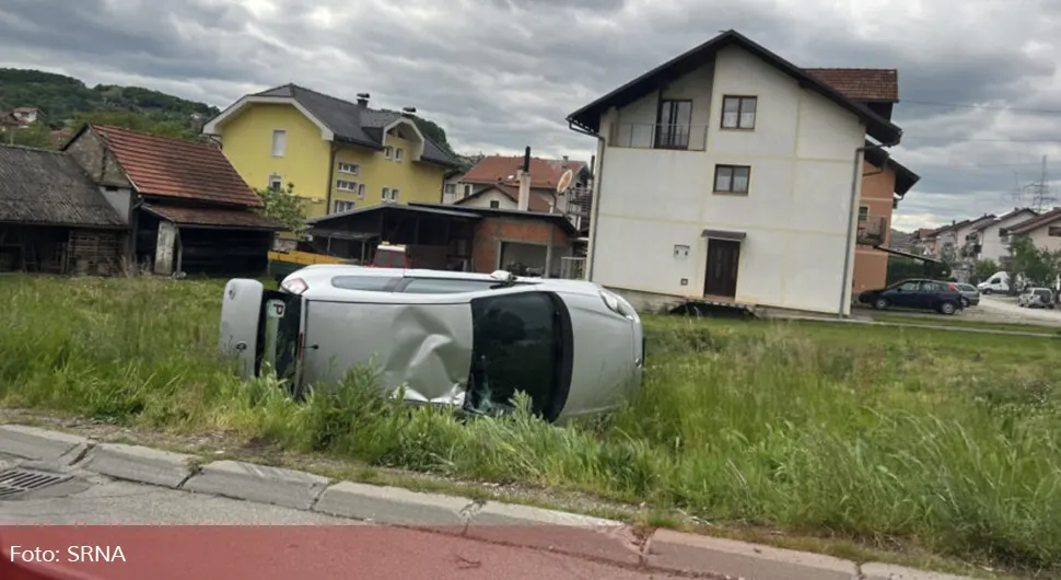 Teška saobraćajka u Banjaluci, dvije osobe prevezene na UKC