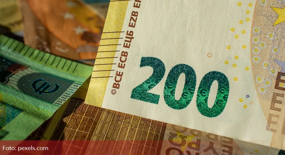 Davao ljubavnici pare pa je na kraju tužio