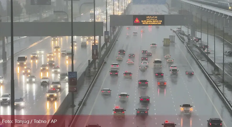 Nezapamćeno nevrijeme se sručilo na Dubai: Grad u potpunom haosu