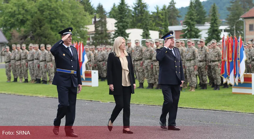 Željka Cvijanović čestitala Dan Vojske Republike Srpske