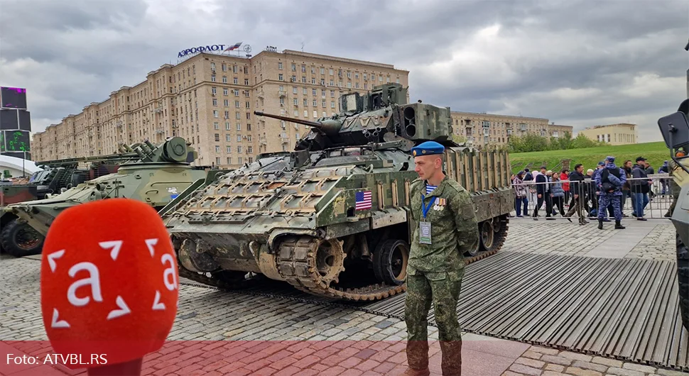 Изложба заплијењене западне технике у Москви