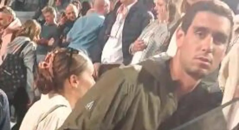 Njegova flaša pogodila je Novaka u glavu, poznato da li je namjerno to učinio