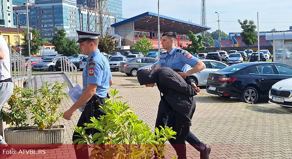 Osumnjičeni za obljubu djevojčice sprovedeni u Tužilaštvo